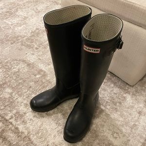 Black Hunter tall rain boots